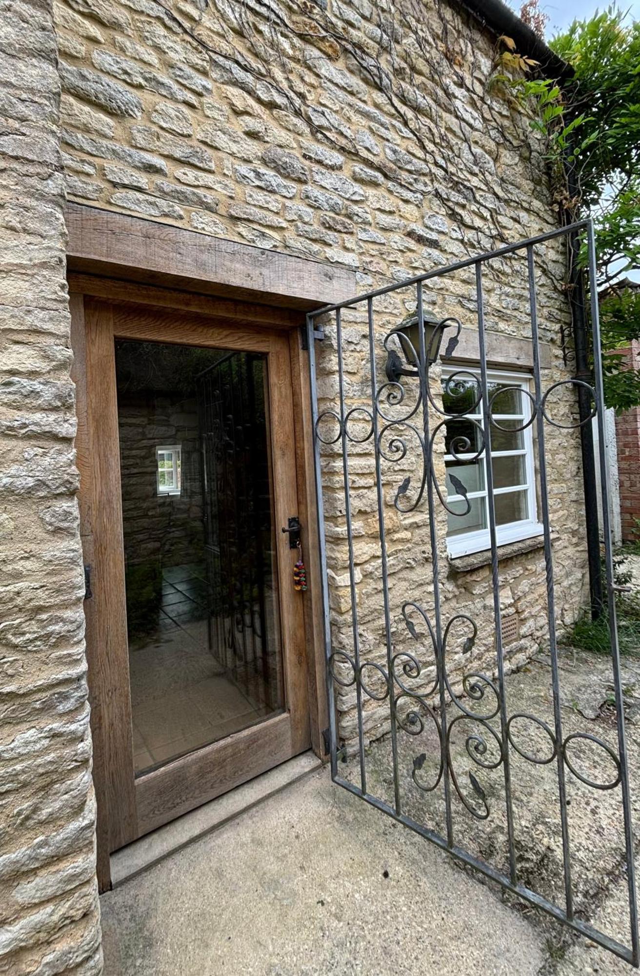 The Oak Room, Oxfordshire Weston-on-the-Green Exterior photo